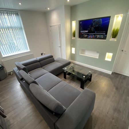 Villa Entire Luxury House Elland Esterno foto