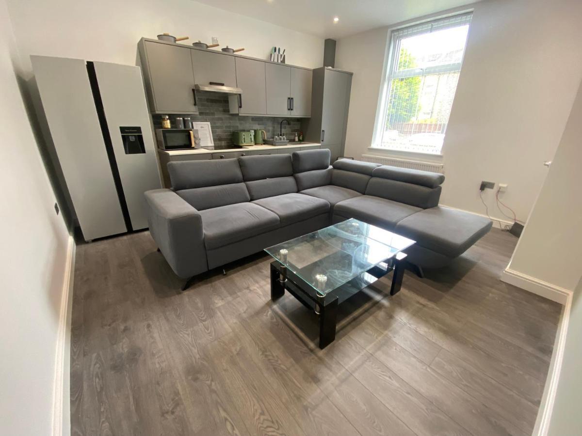 Villa Entire Luxury House Elland Esterno foto